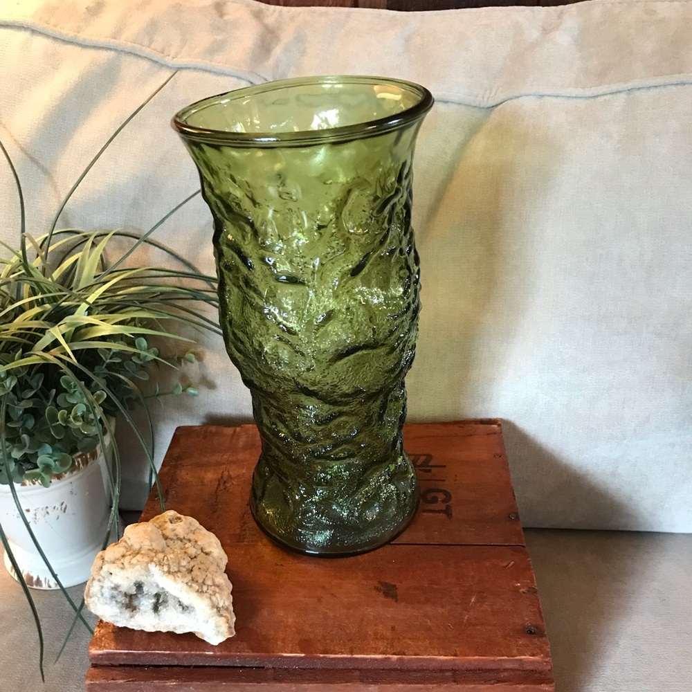 Large E O Brody # G106 green crinkle glass vase